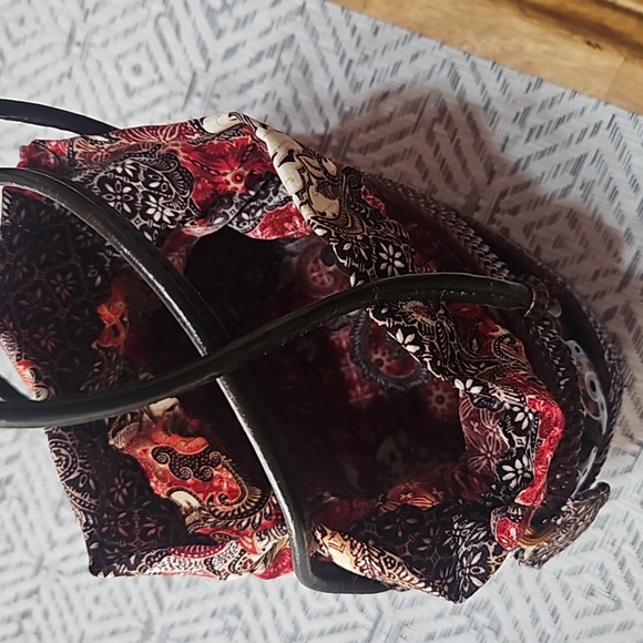 Unique rattan drawstring purse. - Picture 6 of 6